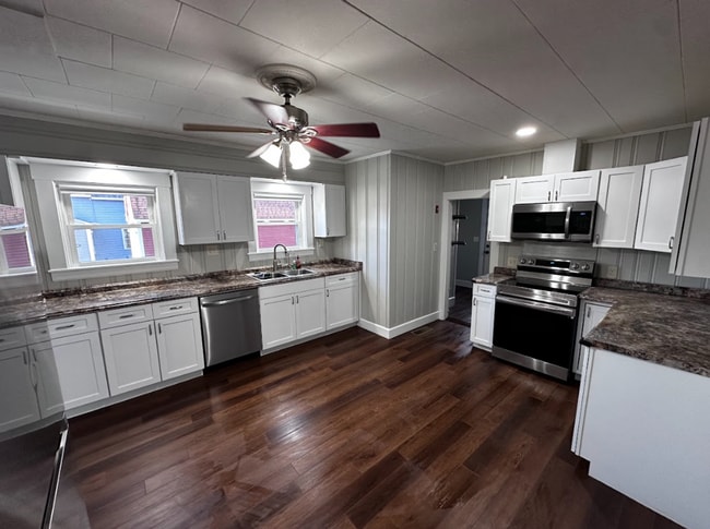 Building Photo - 47 Water St