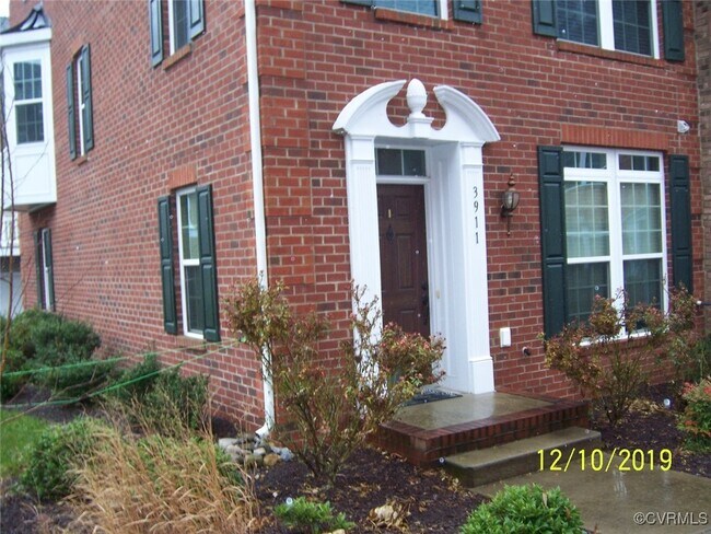 Building Photo - 3911 Fish Pond Ln