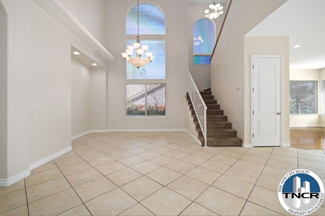 Building Photo - Gorgeous 4 Bedroom | 3.5 Bath