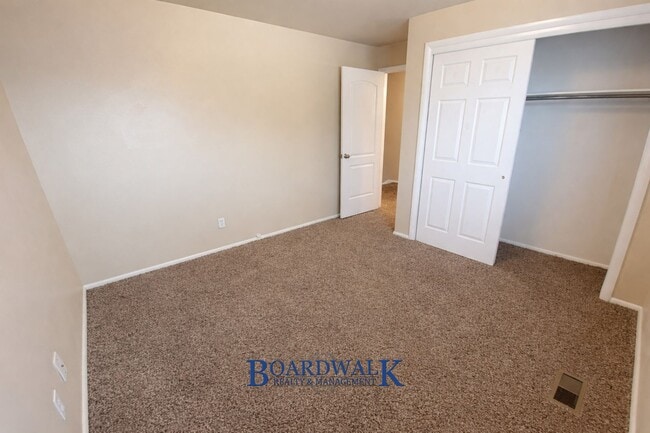 Building Photo - 661/663 N 980 W