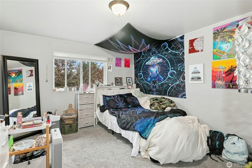 Building Photo - 5031 Sunnyside Blvd