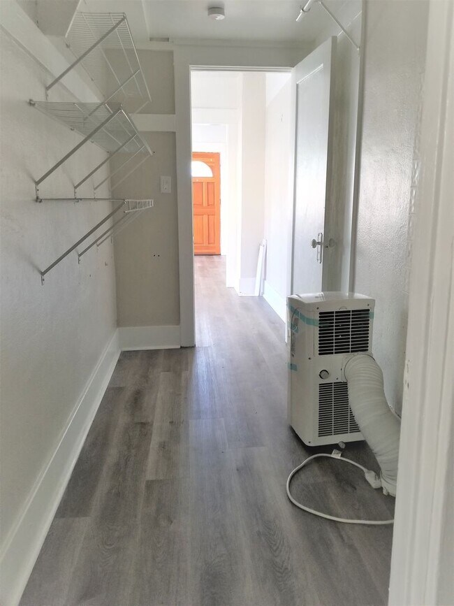 Building Photo - 401/403 Johnson