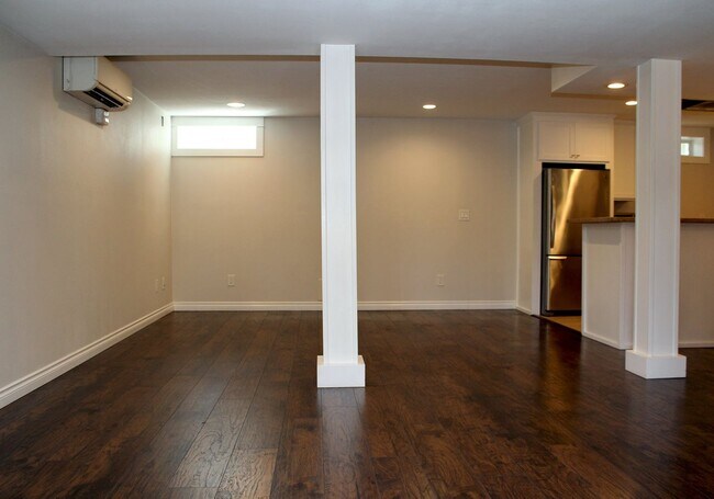 Building Photo - 1411 NE 37th Ave