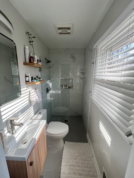 Building Photo - 2037 Jordan Terrace NE