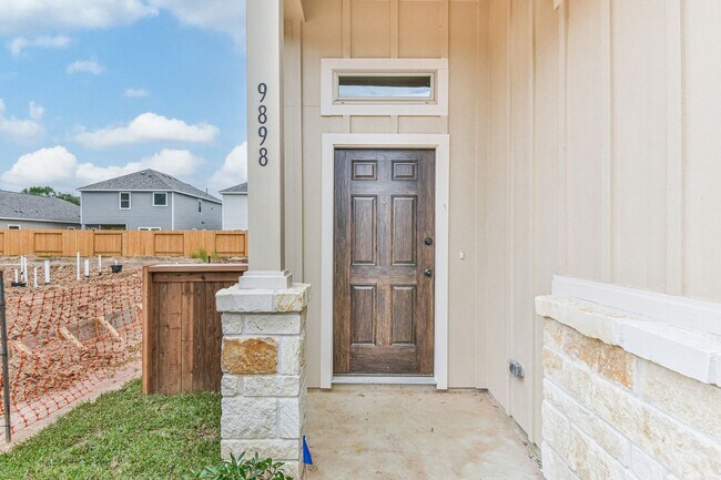 Building Photo - 122 Wickersham