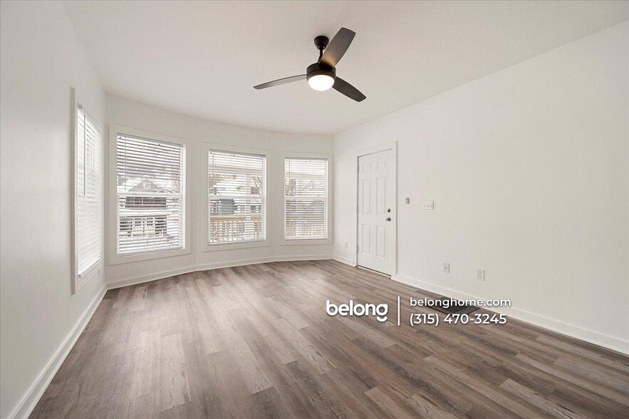 Building Photo - 122 Redfield Pl