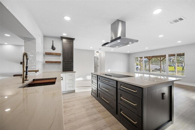 Building Photo - 1029 Bal Harbour Dr