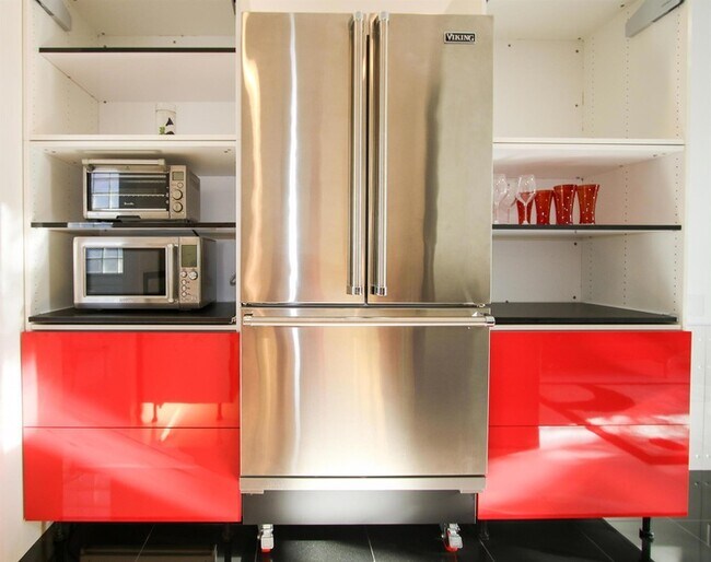 Building Photo - 661 Lake Wellington Dr