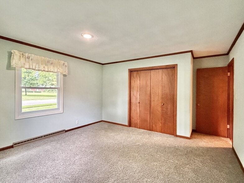 Building Photo - 85 S Huron Dr