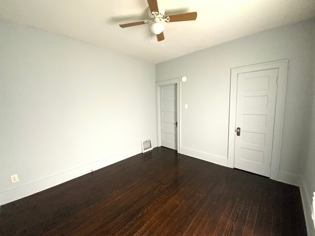 Building Photo - 403 Florida St