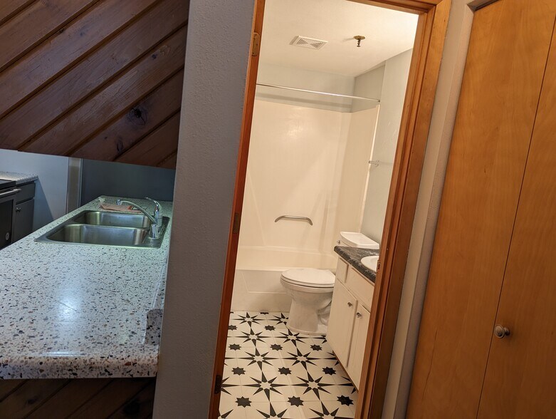 Building Photo - 222 Jay St