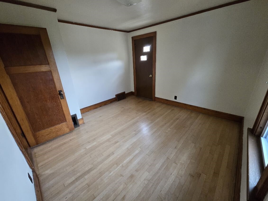 2nd Bedroom - 618 S Main St