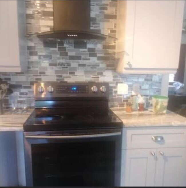 Building Photo - 650 W Blue Lake Ter