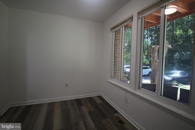Building Photo - 7843 Briardale Terrace