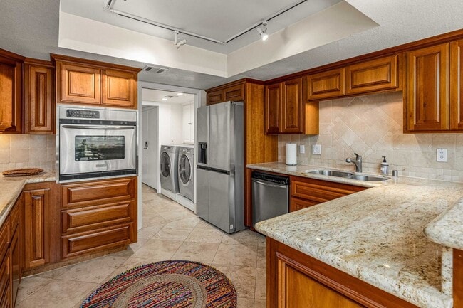 Building Photo - VACATION RENTAL - La Jolla Residence Just Blocks from the Ocean!