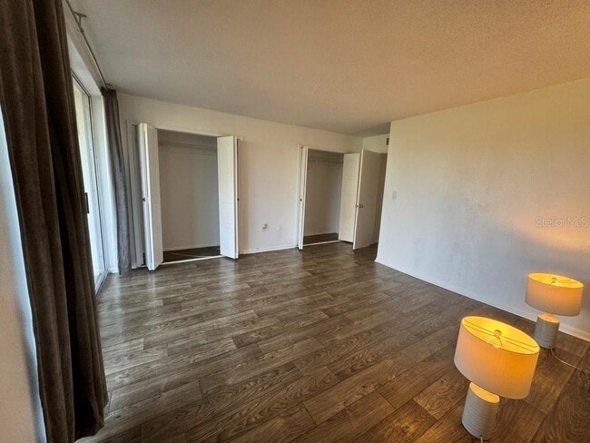 Building Photo - 2699 Seville Blvd