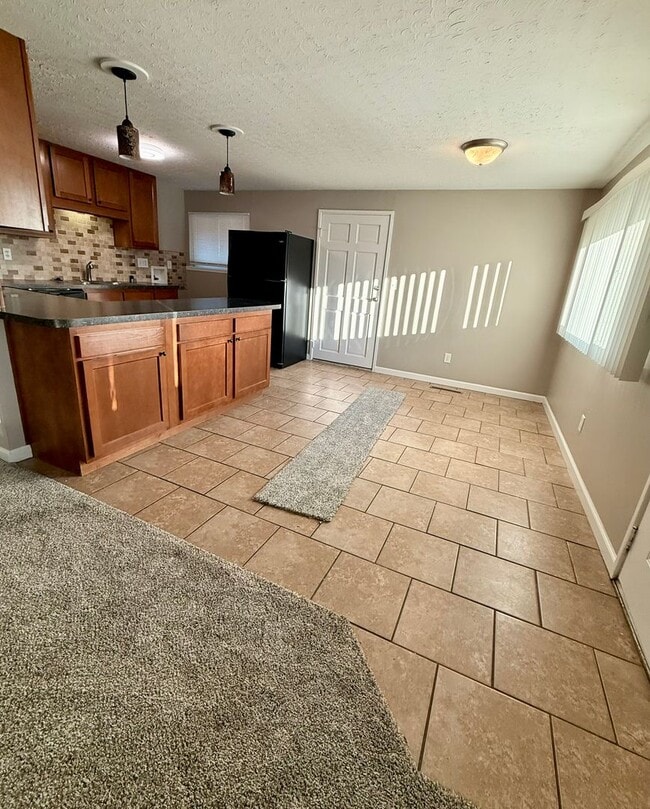 Building Photo - 5137 Mays Ave