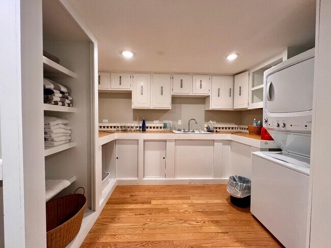 Building Photo - 67 Suncrest Terrace