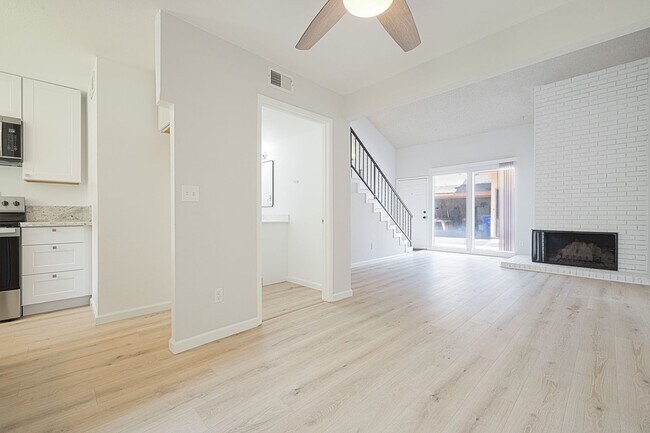 Building Photo - 1305 Sylvan Meadows Dr