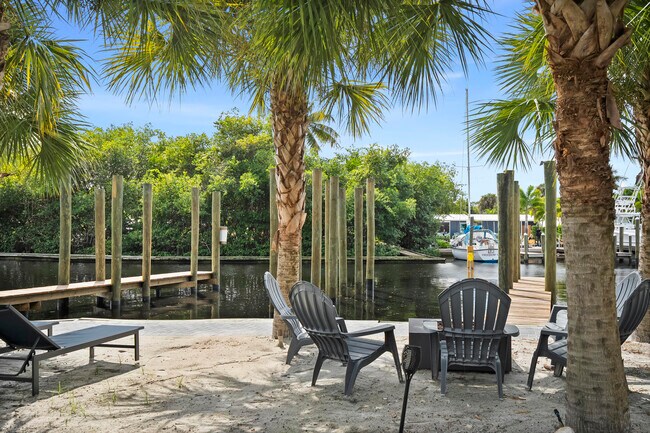 Building Photo - 4832 SE Anchor Ave