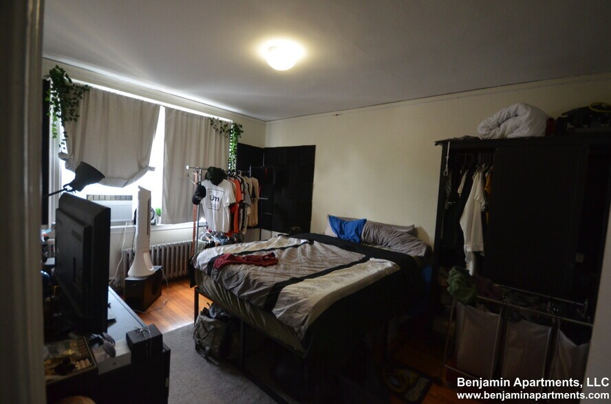 Primary Photo - 2039 Commonwealth Ave