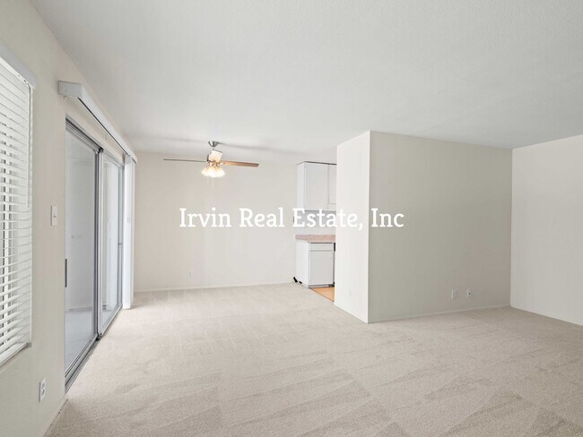 Building Photo - 2728 Oak Rd