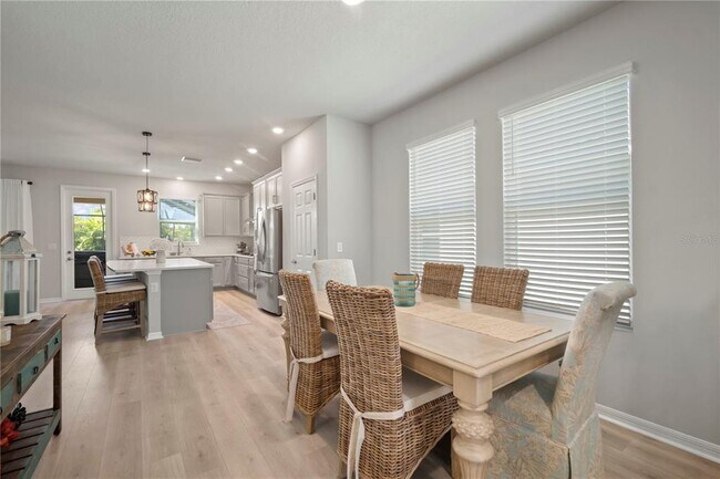 Building Photo - 5636 Silver Sun Dr