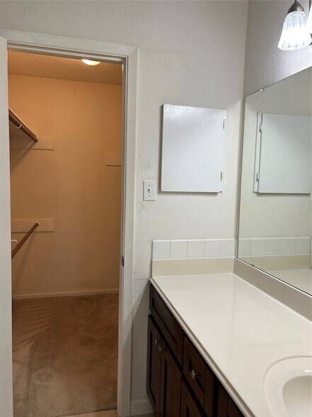 Building Photo - 30443 Arborg Dr