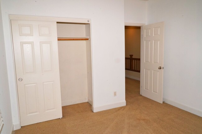 Building Photo - Beautiful 4 bed/ 3.5 bath in Natomas!