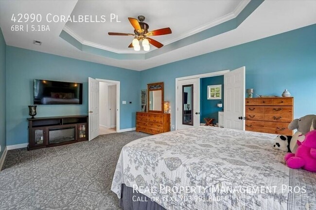 Building Photo - 42990 Coralbells Pl