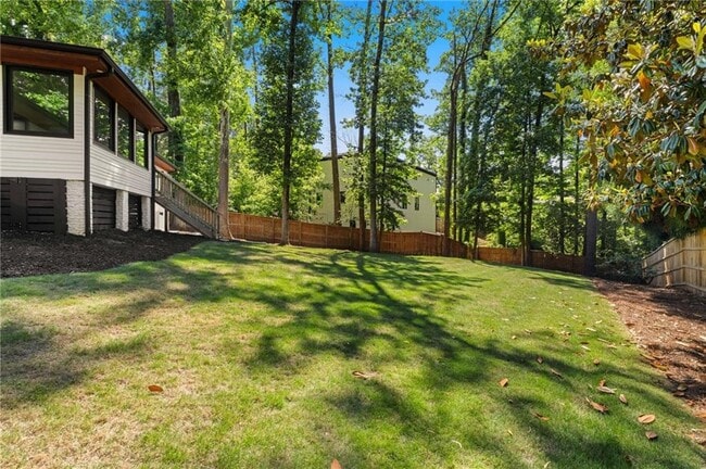 Building Photo - 865 Moores Mill Rd NW