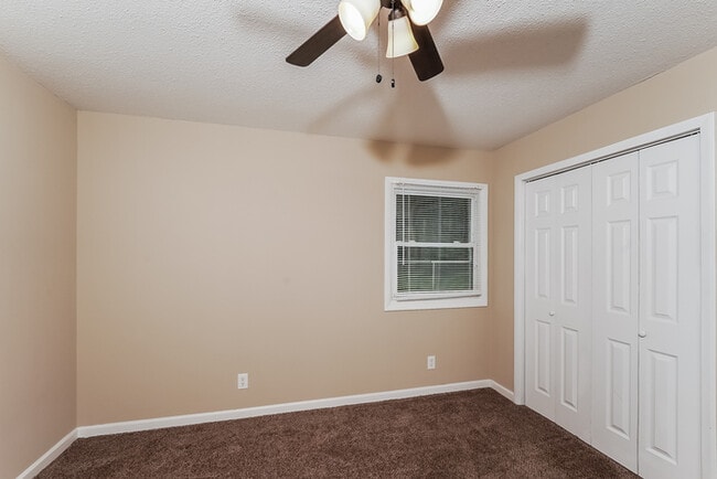 Building Photo - 754 Cedar Crest Ln