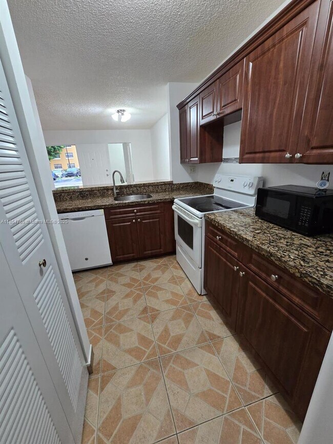 Building Photo - 15620 SW 80th St