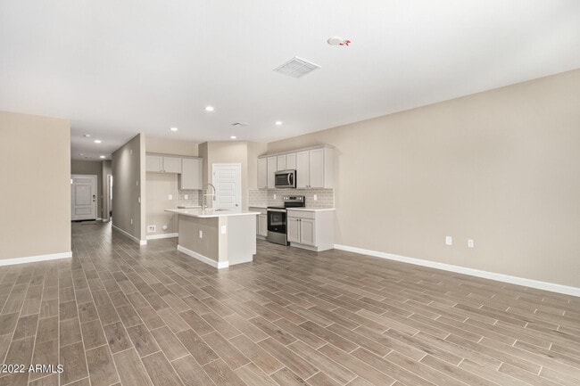 Building Photo - 24147 W Verlea Dr