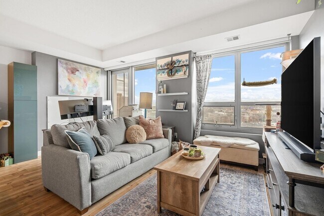 Building Photo - 929 Portland Ave