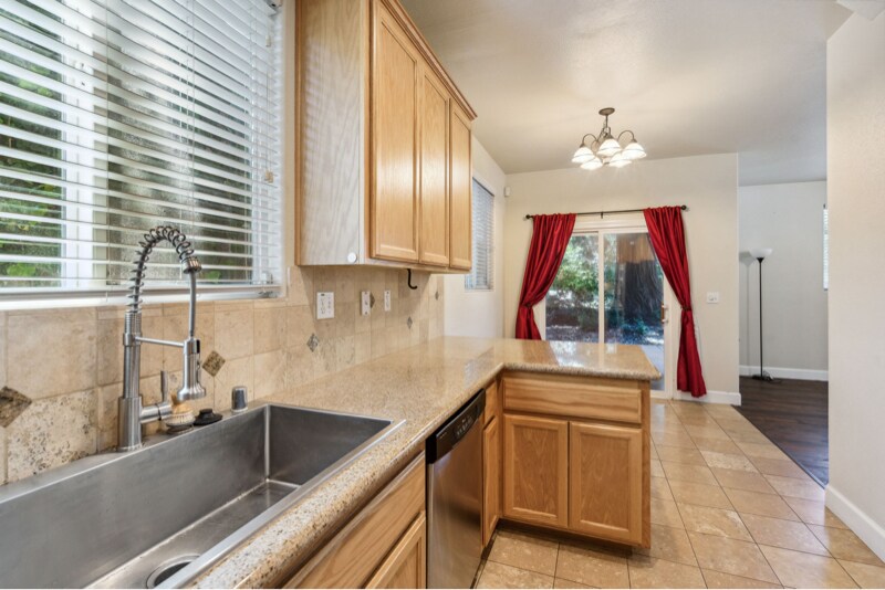 Building Photo - 3004 Portola Way