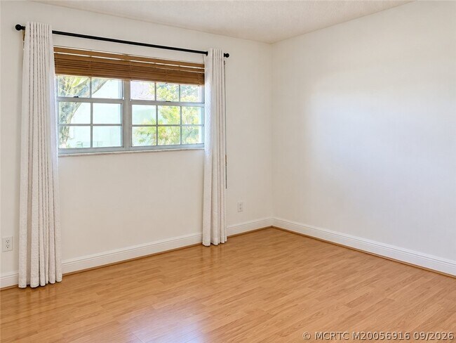 Building Photo - 2155 SE Edler Dr
