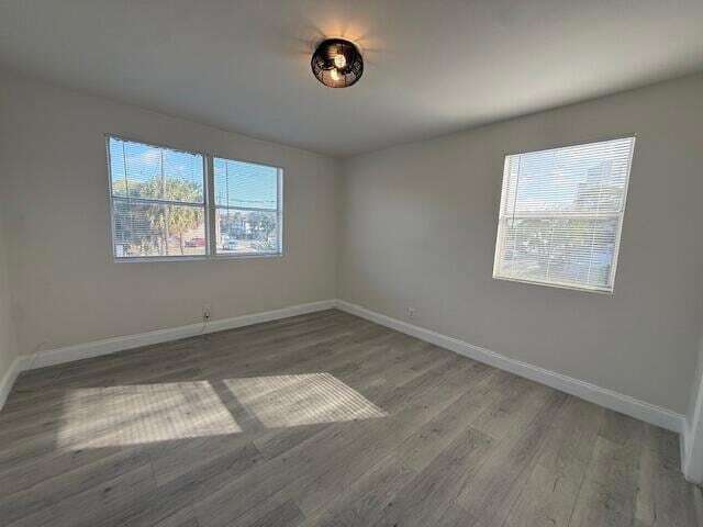 Building Photo - 904 4th St