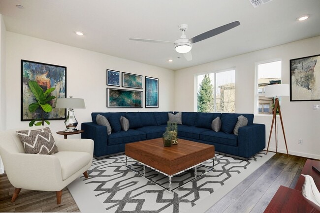 Building Photo - Gorgeous 4 Bedroom 3.5 bath home