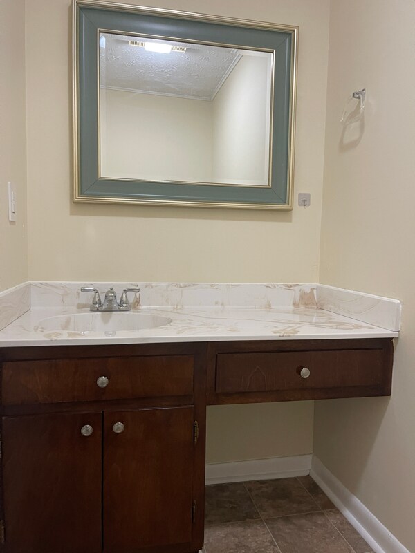 Building Photo - 1021 Fall Creek Rd