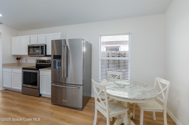 Building Photo - 4540 Bellaluna Dr