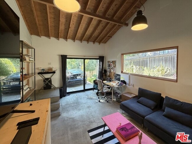 Building Photo - 640 Rome Dr