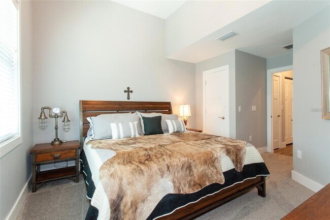 Building Photo - 1273 Savona Dr