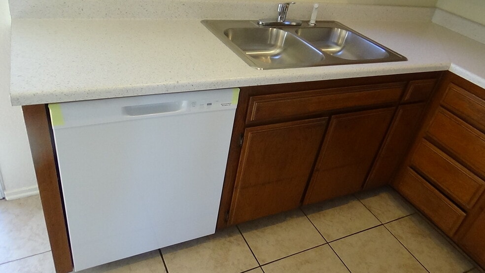 Kitchen 2 - 725 Summerwood Ln