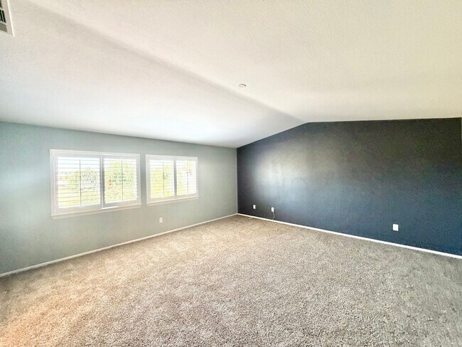 Building Photo - Spacious 5 Bedroom Redhawk Home with LARGE Loft & Backyard in Prime Location