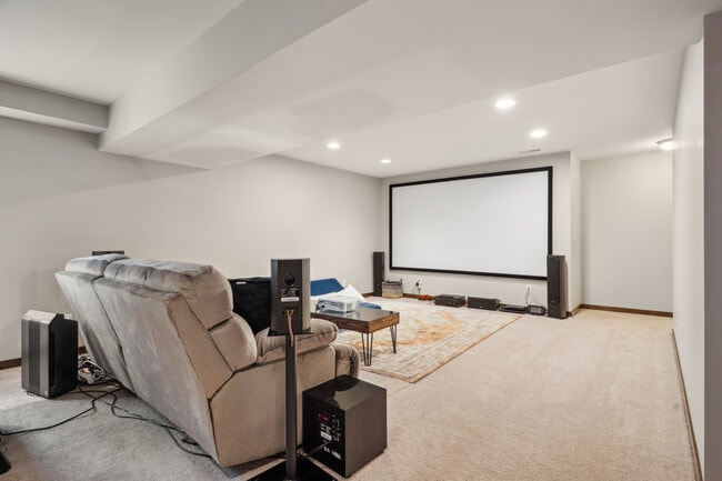 Building Photo - 868 McCollister Ct