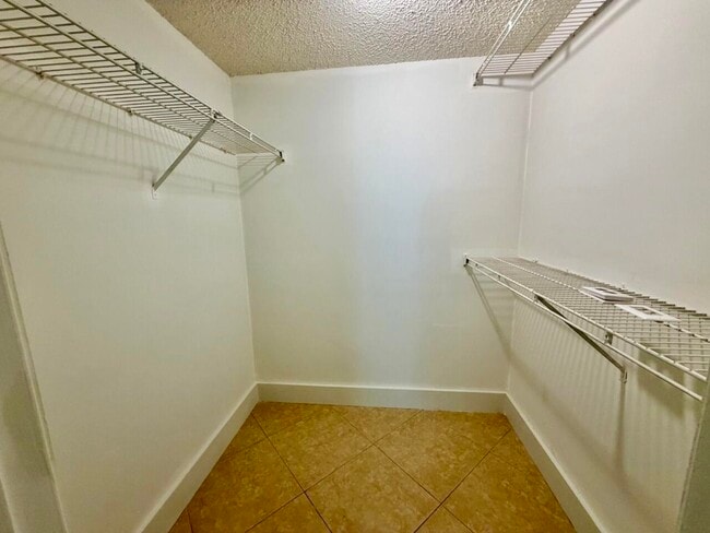 Building Photo - 6308 La Costa Dr