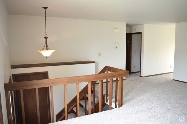 Building Photo - 2646 Osmundsen Rd