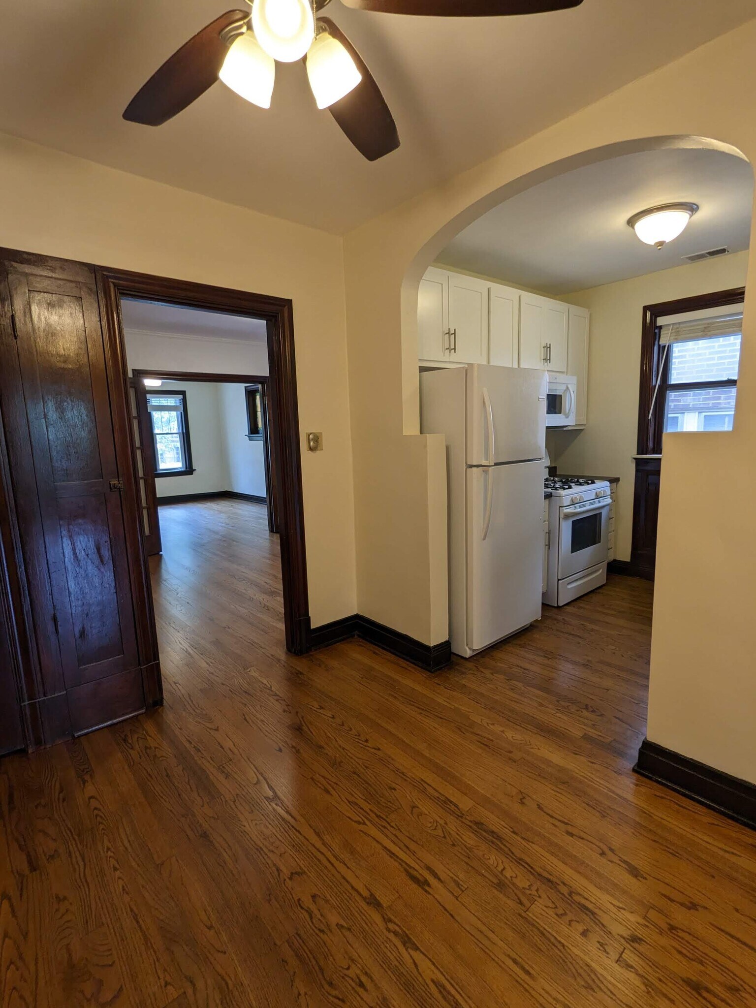 Kitchen and dining SE - 6633 Alamo Avenue