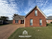 Building Photo - 270 Village Dr